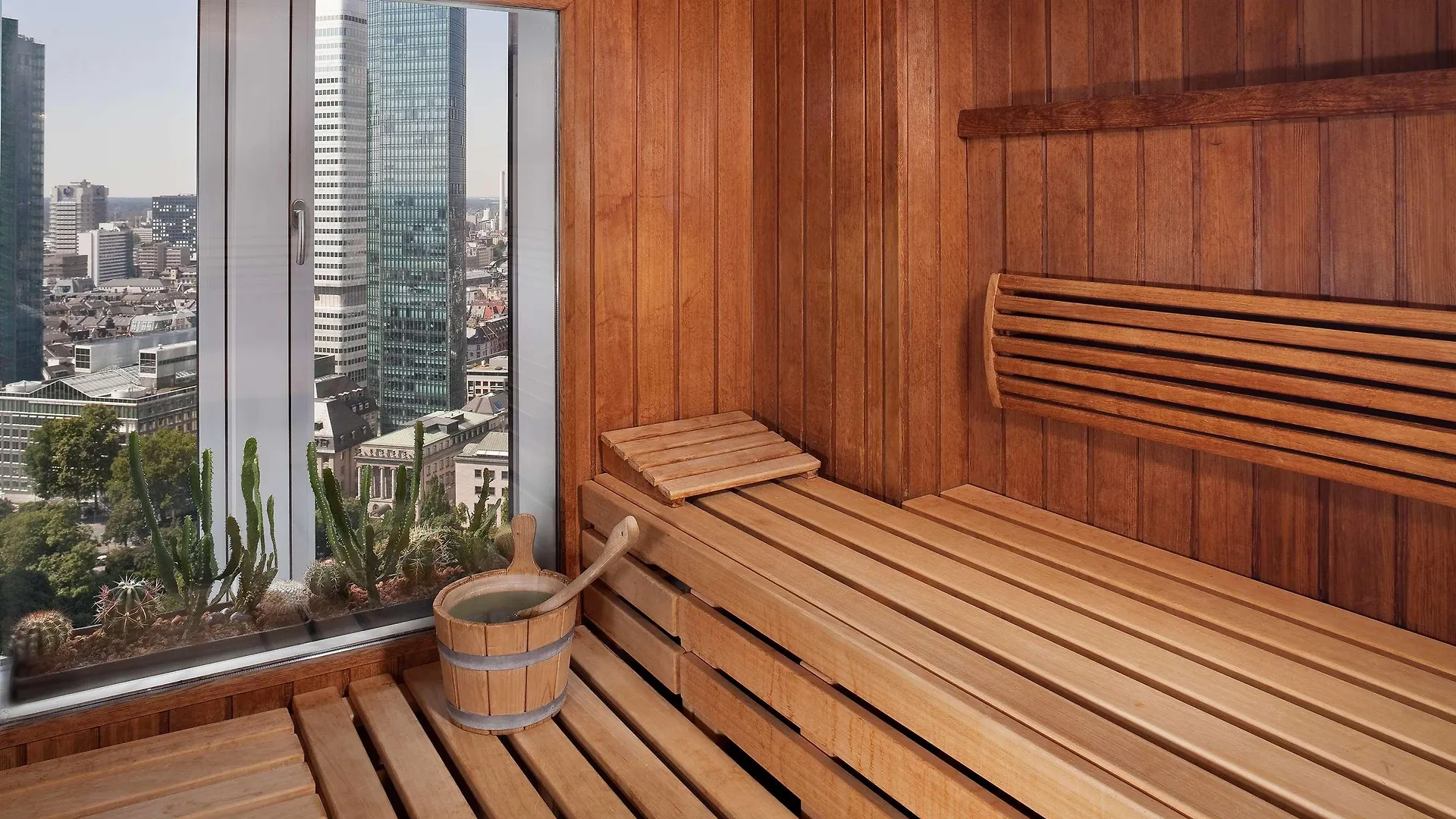 **** Hotel INNSiDE by Meliá Frankfurt Eurotheum Francoforte sul Meno Germania